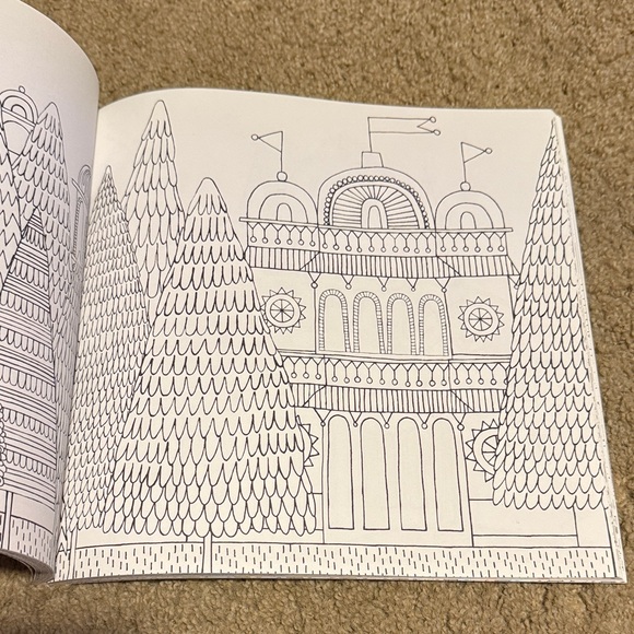 Splendid Cities Coloring Book - Hachette Book Group - Picture 4 of 6